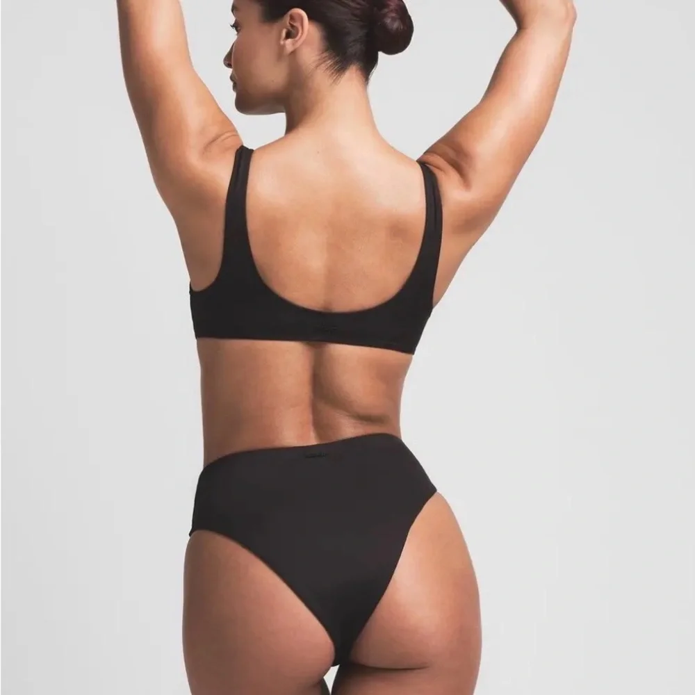 SKIMS msrp $54